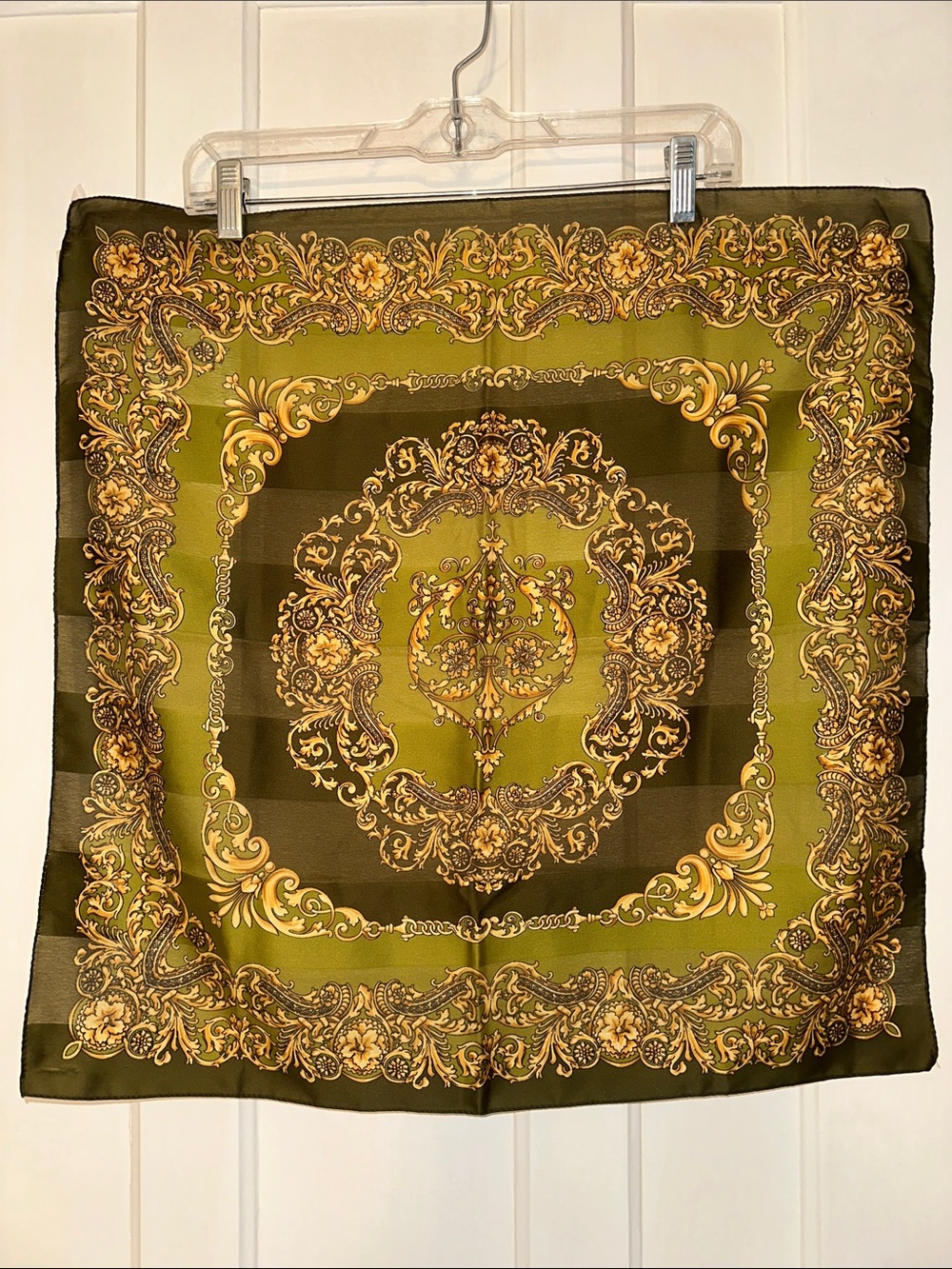 Vtg Ray Strauss Ltd  Green & Gold Baroque Scroll & Floral Medallion Square Scarf